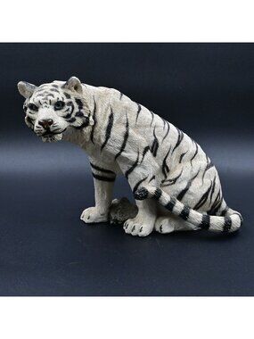Living Stone White Bengal Tiger Figurine 1997 Resin With Glass Eyes
